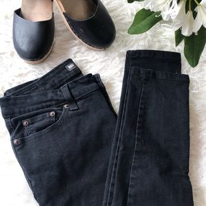 🌟 Levi’s black legging jeans